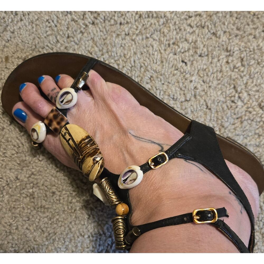 Unique shell sandals - Picture 2 of 4